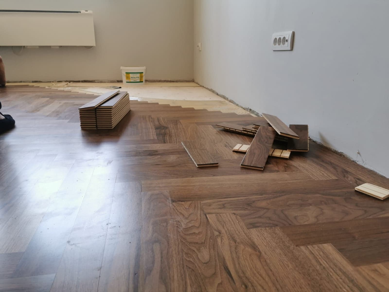 herringbone parkette style